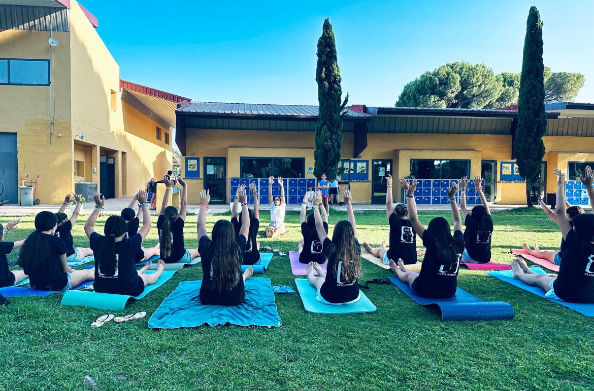 Yoga en CBS para familias y alumnos