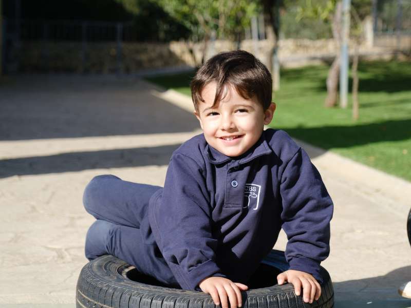 Uniforme Deportivo CBS